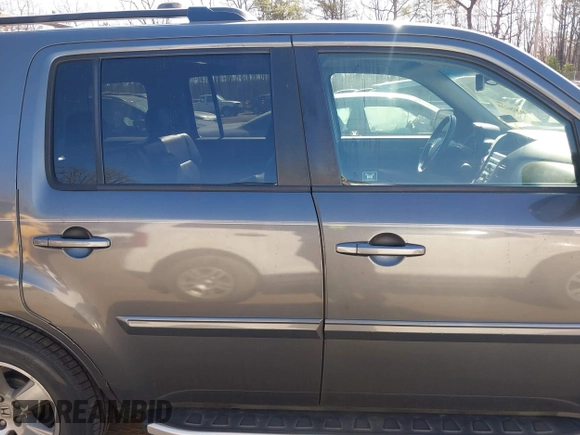 2011 Honda Pilot EX-L with VIN 5FNYF4H69BB015375, listed as a IAAI auction lot 41826235 with 199,171 mi miles and . Bid and sale history available at carsss.com. Image 13.