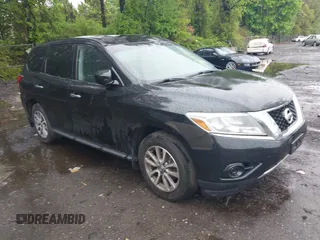 2014 Nissan Pathfinder S z VIN 5N1AR2MM5EC713691, wystawiony jako IAAI lot #42189966 z przebiegiem 142 904 mil mil oraz . Historia ofert i sprzedaży dostępna na DreamBid. Obrazek 1.