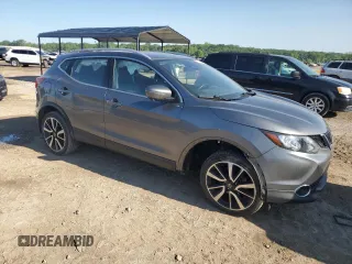 2017 Nissan Rogue SV with VIN JN1BJ1CR5HW135847, listed as a Copart auction lot 59091395 with 75,509 mi miles and Salvage title. Bid and sale history available at DreamBid. Image 4.