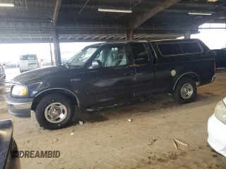 2000 Ford F-150 XL with VIN 1FTZX172XYKA45382, listed as a Copart auction lot 43668575 with 210,735 mi miles and Clean Title. Bid and sale history available at carsss.com. Image 1.