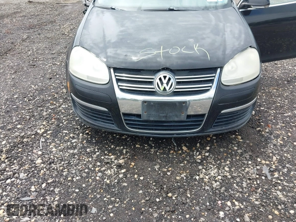 2008 Volkswagen Jetta SE with VIN 3VWRZ71K08M095770, listed as a IAAI auction lot 42552387 with 118,768 mi miles and . Bid and sale history available at DreamBid. Image 6.