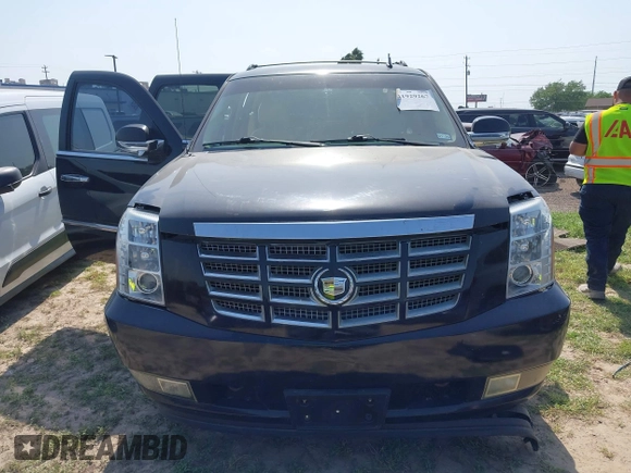 2008 Cadillac Escalade EXT z VIN 3GYFK62878G208887, wystawiony jako IAAI lot #41929267 z przebiegiem 186 074 mil mil oraz . Historia ofert i sprzedaży dostępna na DreamBid. Obrazek 12.