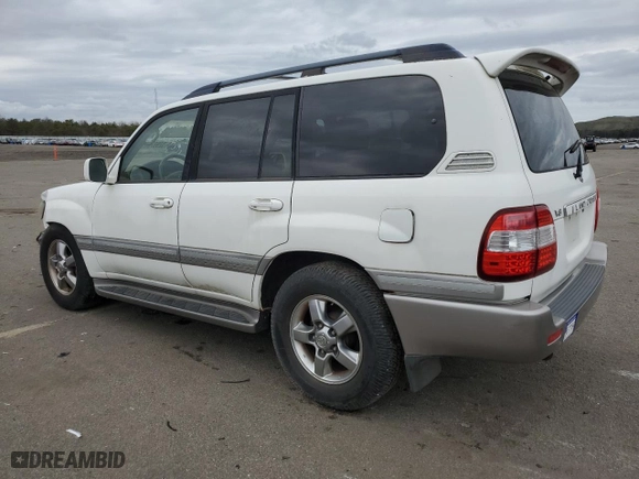 2006 Toyota Land Cruiser with VIN JTEHT05J162092353, listed as a Copart auction lot 52957305 with 233,005 mi miles and Salvage Title. Bid and sale history available at carsss.com. Image 2.