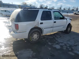 2000 GMC Envoy with VIN 1GKDT13W4Y2348984, listed as a Copart auction lot 89062865 with 159,592 mi miles and Salvage Title. Bid and sale history available at carsss.com. Image 3.