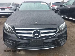 2019 Mercedes-Benz E-Class E 300 with VIN WDDZF4JB8KA526831, listed as a IAAI auction lot 41803511 with 120,412 mi miles. Bid and sale history available at carsss.com. Image 13.