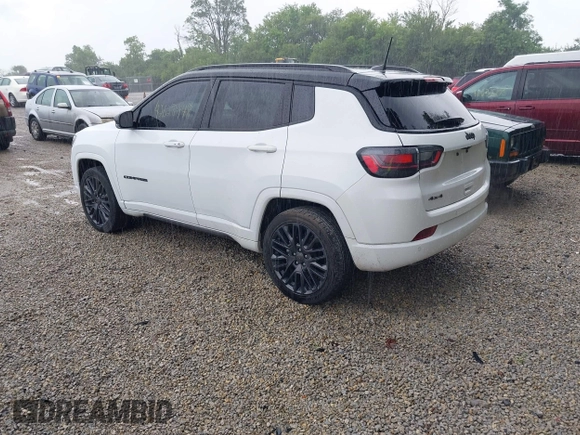 2023 Jeep Compass (RED) Edition z VIN 3C4NJDCN0PT524005, wystawiony jako IAAI lot #42628948 z przebiegiem 34 737 mil mil oraz . Historia ofert i sprzedaży dostępna na DreamBid. Obrazek 3.