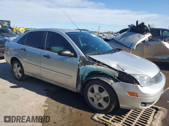 2006 Ford Focus S with VIN 1FAFP34N26W139281, listed as a Copart auction lot 44380565 with 120,860 mi miles and Salvage Title. Bid and sale history available at carsss.com. Image 4.