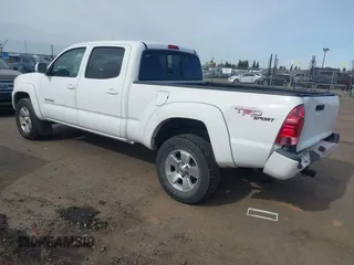 2005 Toyota Tacoma PreRunner with VIN 5TEKU72N55Z069188, listed as a IAAI auction lot 41561796 with 233,474 mi miles. Bid and sale history available at carsss.com. Image 3.