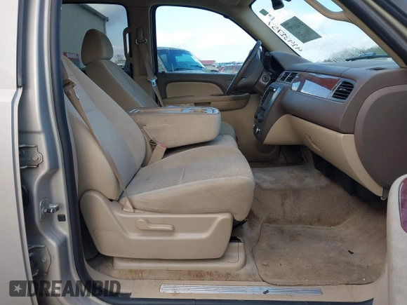 2007 GMC Yukon SLT with VIN 1GKFC13087R279128, listed as a IAAI auction lot 41431757 with 228,125 mi miles. Bid and sale history available at carsss.com. Image 5.
