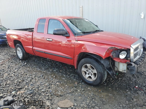 2006 Dodge Dakota SLT z VIN 1D7HE42N76S501233, wystawiony jako Copart lot #80200934 z przebiegiem 281 599 mil mil oraz Szkoda całkowita • Salvage title. Historia ofert i sprzedaży dostępna na DreamBid. Obrazek 4.