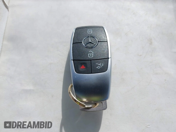 2021 Mercedes-Benz GLB 250 z VIN W1N4M4HB5MW141273, wystawiony jako IAAI lot #42201608 z przebiegiem 34 713 mil mil oraz . Historia ofert i sprzedaży dostępna na DreamBid. Obrazek 11.