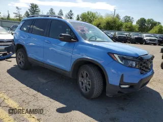 2024 Honda Passport TrailSport with VIN 5FNYF8H6XRB008887, listed as a Copart auction lot 56311425 with 18,627 mi miles and Salvage title. Bid and sale history available at DreamBid. Image 4.