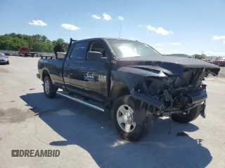 2017 Ram 2500 Tradesman z VIN 3C6UR5HJ4HG518807, wystawiony jako Copart lot #57942455 z przebiegiem 112 003 mil mil oraz Szkoda całkowita • Salvage title. Historia ofert i sprzedaży dostępna na DreamBid. Obrazek 4.
