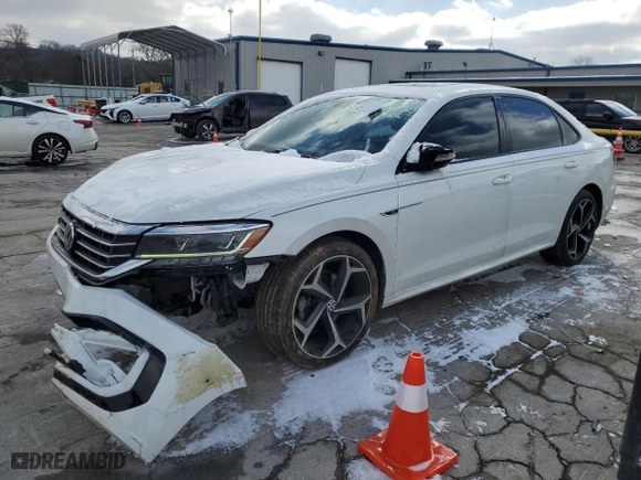 2020 Volkswagen Passat 2.0T R-Line with VIN 1VWMA7A36LC025243, listed as a Copart auction lot 45939895 with 59,594 mi miles and Salvage Title. Bid and sale history available at carsss.com. Image 1.