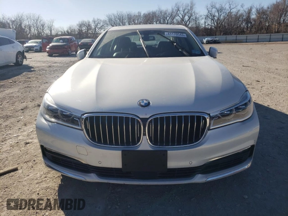 2016 BMW 7 Series 750i xDrive with VIN WBA7F2C56GG416570, listed as a Copart auction lot 41170543 with 72,070 mi miles. Bid and sale history available at carsss.com. Image 5.