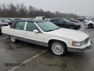 1994 Cadillac Fleetwood z VIN 1G6DW52PXRR717413, wystawiony jako Copart lot #84355464 z przebiegiem 143 507 mil mil oraz Tytuł czysty. Historia ofert i sprzedaży dostępna na DreamBid. Obrazek 4.