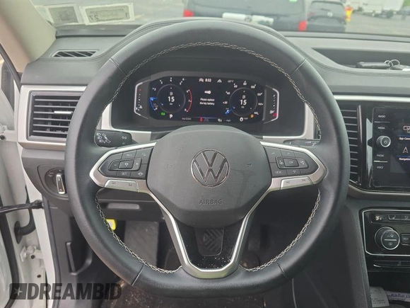 2023 Volkswagen Atlas SE с VIN 1V2HR2CA7PC526707, выставлен на аукционе IAAI как лот 42854241 с пробегом 28 220 миль миль и . История ставок и продаж доступна на DreamBid. Изображение 12.