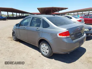 2010 Ford Focus S z VIN 1FAHP3EN5AW154826, wystawiony jako IAAI lot #42298155 z przebiegiem 170 690 mil mil oraz . Historia ofert i sprzedaży dostępna na DreamBid. Obrazek 3.