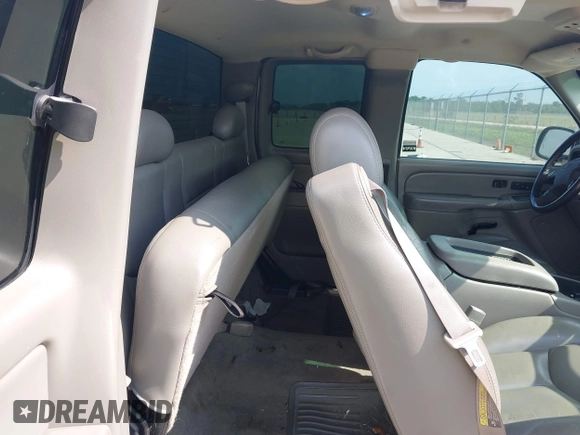 2005 Chevrolet Silverado 1500 LS with VIN 2GCEC19T851312059, listed as a IAAI auction lot 42038341 with 223,642 mi miles and . Bid and sale history available at DreamBid. Image 8.