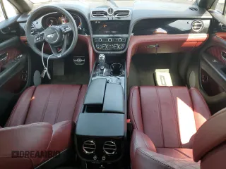 2021 Bentley Bentayga V8 z VIN SJAAM2ZV5MC033827, wystawiony jako Copart lot #75244994 z przebiegiem 16 527 mil mil oraz Nie do naprawy • Non repairable. Historia ofert i sprzedaży dostępna na DreamBid. Obrazek 8.