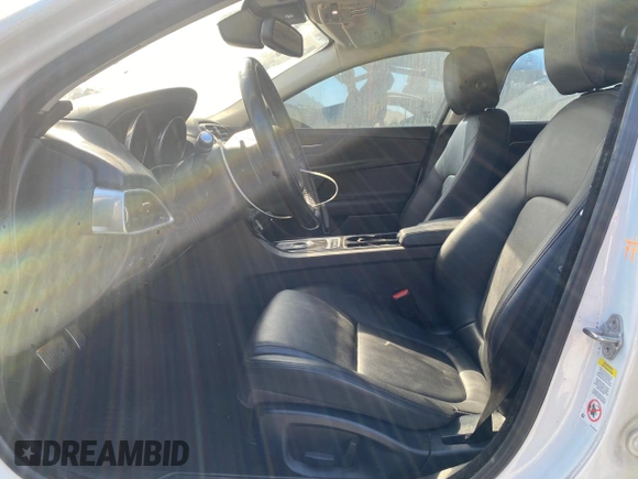 2017 Jaguar XE 35t Premium with VIN SAJAD4BV4HA949101, listed as a Copart auction lot 77281154 with 76,778 mi miles and Clean Title. Bid and sale history available at DreamBid. Image 7.