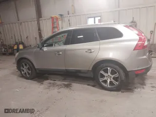 2013 Volvo XC60 T6 with VIN YV4902DZ9D2447347, listed as a IAAI auction lot 41791033 with 165,112 mi miles. Bid and sale history available at carsss.com. Image 14.