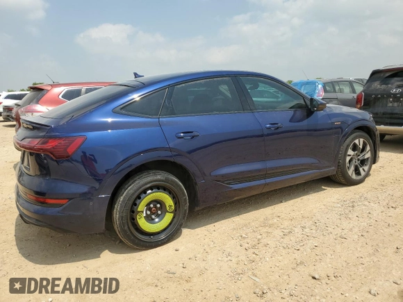2022 Audi e-tron Sportback S line Premium z VIN WA11AAGE6NB023281, wystawiony jako Copart lot #51714255 z przebiegiem 44 719 mil mil oraz Czysty tytuł • Clean title. Historia ofert i sprzedaży dostępna na DreamBid. Obrazek 3.