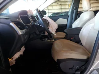 2017 Jeep Cherokee Limited с VIN 1C4PJMDS9HW524979, выставлен на аукционе Copart как лот 52120195 с пробегом 86 625 миль миль и Списание • Salvage title. История ставок и продаж доступна на DreamBid. Изображение 7.