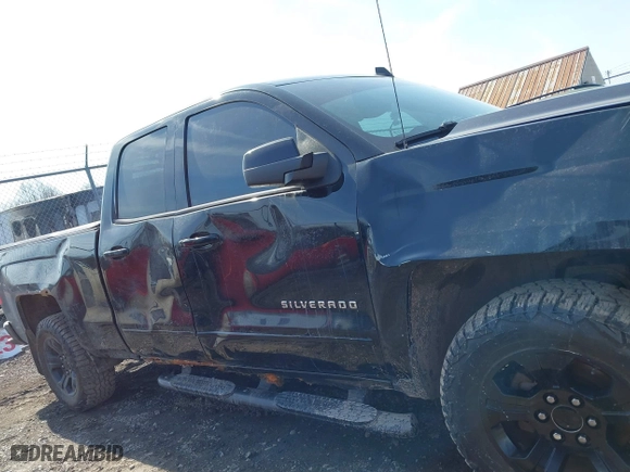 2017 Chevrolet Silverado 1500 LT with VIN 1GCVKREC1HZ285337, listed as a IAAI auction lot 41781910 with 136,895 mi miles. Bid and sale history available at carsss.com. Image 6.