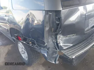 2008 GMC Yukon Denali z VIN 1GKFK638X8J140043, wystawiony jako IAAI lot #42039660 z przebiegiem 199 081 mil mil oraz . Historia ofert i sprzedaży dostępna na DreamBid. Obrazek 6.