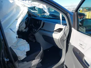 2017 Toyota Sienna L with VIN 5TDZZ3DC5HS774580, listed as a IAAI auction lot 41307502 with Not Provided miles and . Bid and sale history available at DreamBid. Image 5.