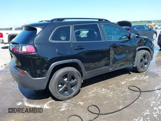 2019 Jeep Cherokee Latitude Plus with VIN 1C4PJMLB1KD465933, listed as a IAAI auction lot 42624557 with 68,045 mi miles and . Bid and sale history available at DreamBid. Image 4.