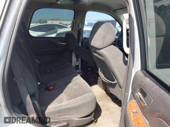 2007 Chevrolet Tahoe LTZ with VIN 1GNFC13007R139710, listed as a IAAI auction lot 41899509 with 215,004 mi miles and . Bid and sale history available at DreamBid. Image 8.