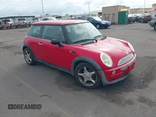 2003 MINI Hardtop with VIN WMWRC33403TE17040, listed as a IAAI auction lot 41280159 with 62,758 mi miles and . Bid and sale history available at DreamBid. Image 1.
