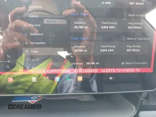 2023 Tesla Model 3 z VIN 5YJ3E1EA0PF577869, wystawiony jako IAAI lot #41468956 z przebiegiem 38 760 mil mil oraz . Historia ofert i sprzedaży dostępna na DreamBid. Obrazek 15.