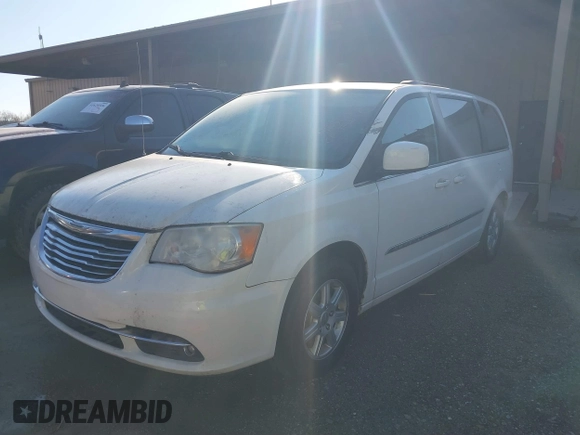 2012 Chrysler Town & Country Touring z VIN 2C4RC1BG2CR423283, wystawiony jako IAAI lot #41659852 z przebiegiem 241 403 mil mil oraz . Historia ofert i sprzedaży dostępna na DreamBid. Obrazek 2.