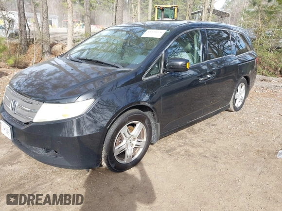 2013 Honda Odyssey Touring with VIN 5FNRL5H96DB003796, listed as a IAAI auction lot 41828376 with 6,308 mi miles and . Bid and sale history available at carsss.com. Image 17.