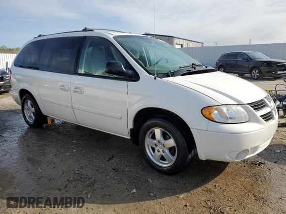 2005 Dodge Caravan SXT with VIN 2D4GP44L85R496834, listed as a Copart auction lot 51938765 with 125,168 mi miles and Non Repairable. Bid and sale history available at carsss.com. Image 4.