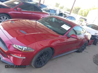 2019 Ford Mustang EcoBoost z VIN 1FA6P8TH6K5186130, wystawiony jako IAAI lot #42324251 z przebiegiem 82 674 mil mil oraz . Historia ofert i sprzedaży dostępna na DreamBid. Obrazek 15.