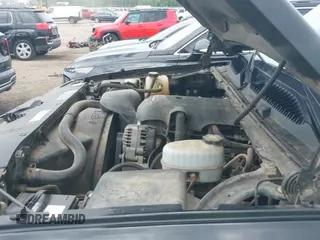 2003 Chevrolet Silverado 1500HD LS с VIN 1GCGC13UX3F240717, выставлен на аукционе IAAI как лот 42361171 с пробегом 153 176 миль миль и . История ставок и продаж доступна на DreamBid. Изображение 21.