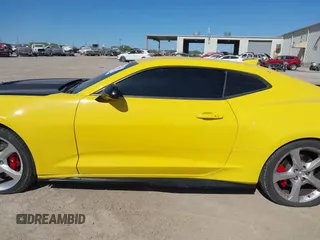 2017 Chevrolet Camaro 1SS z VIN 1G1FE1R7XH0178178, wystawiony jako IAAI lot #41824066 z przebiegiem 89 554 mil mil oraz . Historia ofert i sprzedaży dostępna na DreamBid. Obrazek 15.