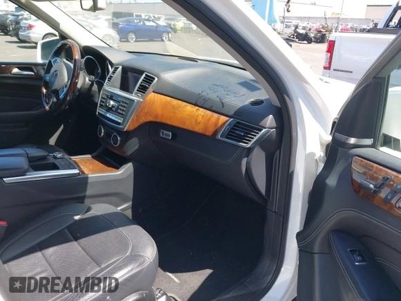 2015 Mercedes-Benz M 400 with VIN 4JGDA5GB6FA540521, listed as a IAAI auction lot 42315812 with 102,931 mi miles and . Bid and sale history available at DreamBid. Image 5.