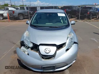 2015 Nissan LEAF S z VIN 1N4AZ0CP5FC307440, wystawiony jako IAAI lot #41940583 z przebiegiem 60 727 mil mil oraz . Historia ofert i sprzedaży dostępna na DreamBid. Obrazek 12.
