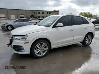 2018 Audi Q3 Premium with VIN WA1BCCFS4JR026926, listed as a Copart auction lot 44928323 with 61,118 mi miles. Bid and sale history available at carsss.com. Image 1.