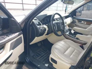 2011 Land Rover Range Rover Sport SC z VIN SALSH2E4XBA715107, wystawiony jako IAAI lot #42298872 z przebiegiem 91 010 mil mil oraz . Historia ofert i sprzedaży dostępna na DreamBid. Obrazek 15.