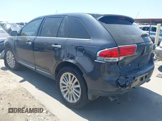 2014 Lincoln MKX with VIN 2LMDJ6JK8EBL13191, listed as a IAAI auction lot 42023811 with 212,793 mi miles. Bid and sale history available at carsss.com. Image 3.