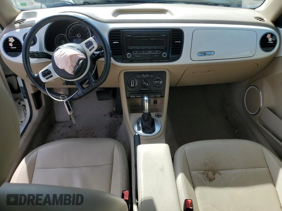 2014 Volkswagen Beetle 1.8T z VIN 3VWJ17AT1EM665073, wystawiony jako Copart lot #47805405 z przebiegiem 92 303 mil mil oraz Szkoda całkowita • Salvage title. Historia ofert i sprzedaży dostępna na DreamBid. Obrazek 8.