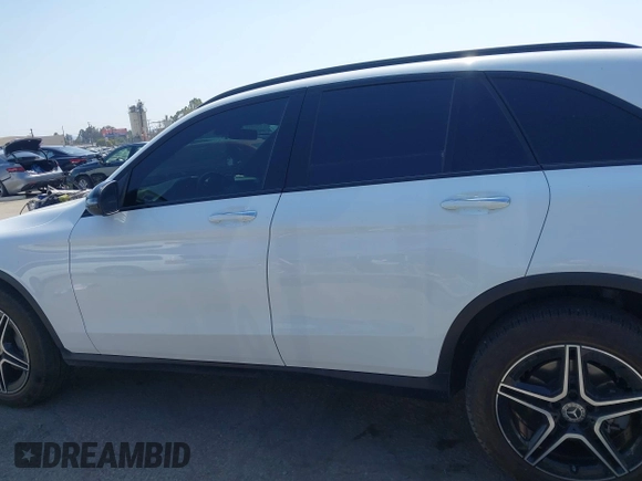 2021 Mercedes-Benz GLC 300 z VIN W1N0G8DB5MV276777, wystawiony jako IAAI lot #42451723 z przebiegiem 71 022 mil mil oraz . Historia ofert i sprzedaży dostępna na DreamBid. Obrazek 14.