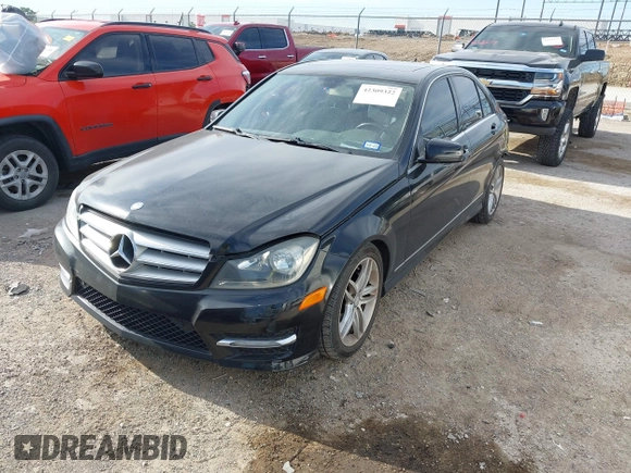 2012 Mercedes-Benz C 300 Sport с VIN WDDGF8BB0CR194061, выставлен на аукционе IAAI как лот 42309322 с пробегом 100 508 миль миль и . История ставок и продаж доступна на DreamBid. Изображение 18.