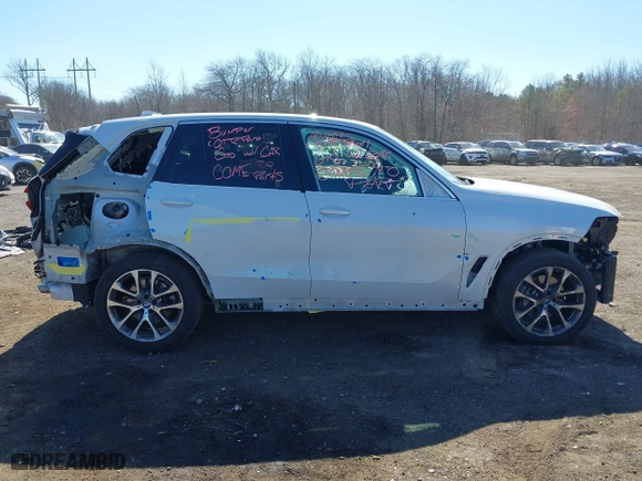 2021 BMW X5 xDrive40i with VIN 5UXCR6C03M9F54928, listed as a IAAI auction lot 41649339 with 45,244 mi miles. Bid and sale history available at carsss.com. Image 14.